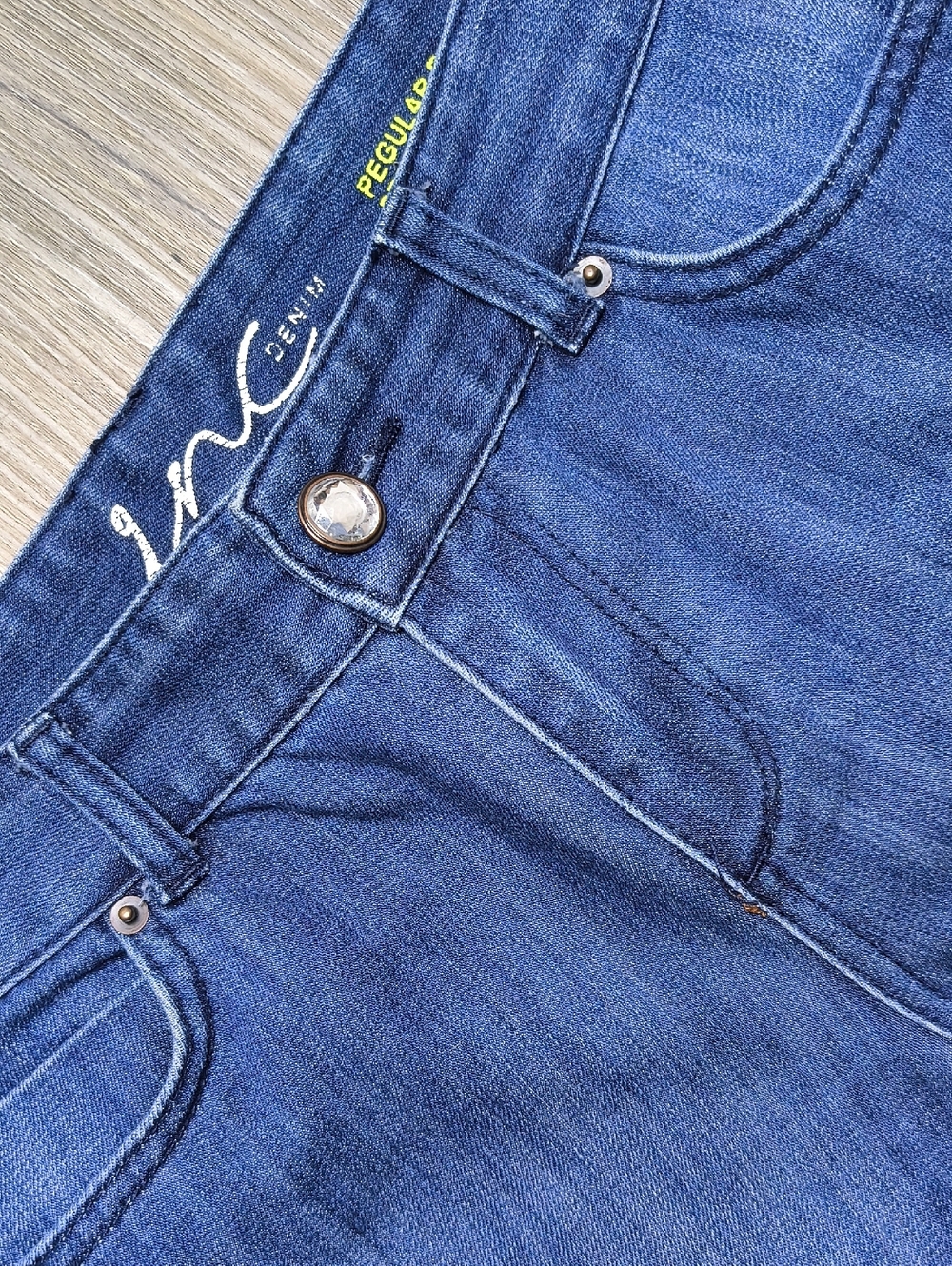 Straight Leg w/ 32.5” Inseam👖Denim Jeans Button Pockets INC  Size 10 sac962